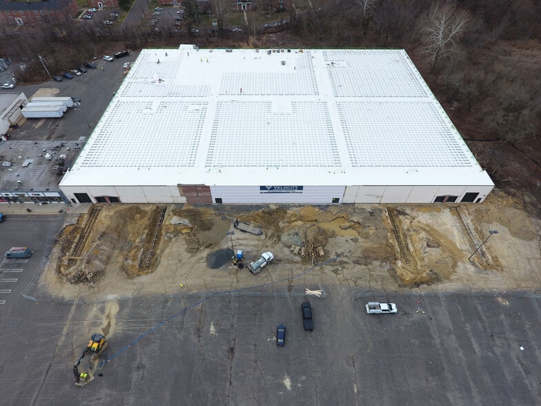 More Photos Of 222 S White Horse Pike, Stratford Warehouse For Lease