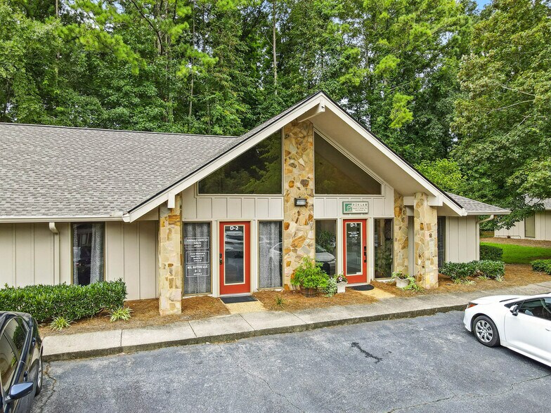 More Photos Of 11285 Elkins Rd, Roswell Office Residential For Sale