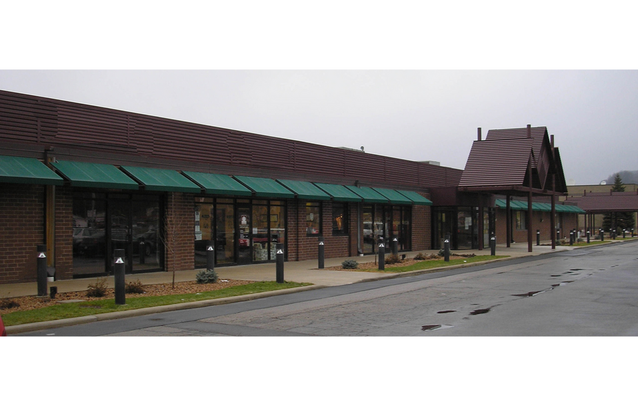 More Photos Of 500 N Holmen Dr, Holmen Health Club For Lease