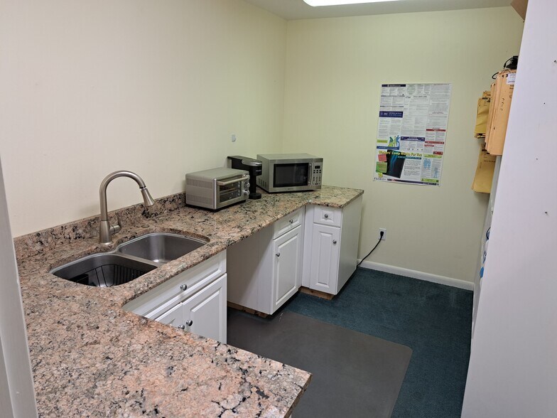 More Photos Of 905 W Ventura Ave, Clewiston Medical For Sale