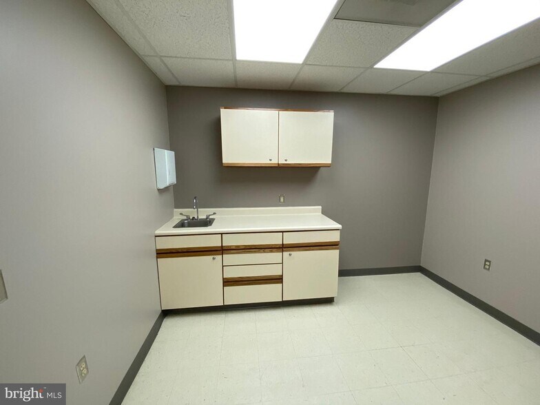 More Photos Of 20311 Lappans Rd, Boonsboro Medical For Sale