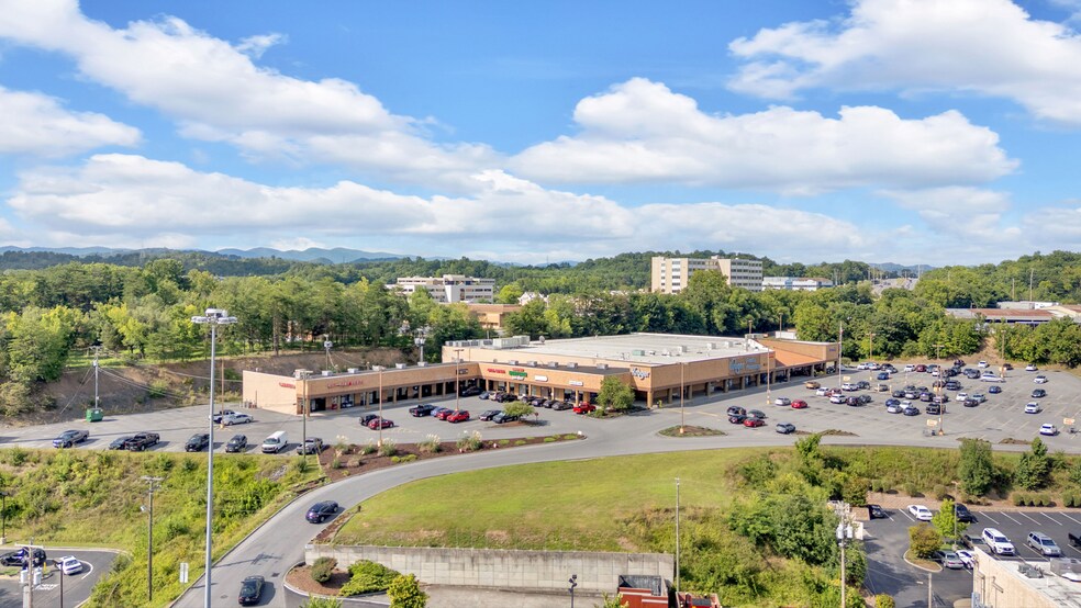 More Photos Of 1664 E Stone Dr, Kingsport Freestanding For Lease