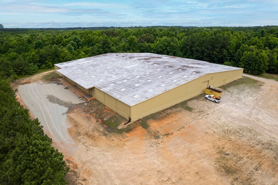 More Photos Of 619 N Main St, Warrenton Warehouse For Lease