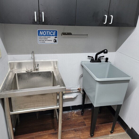 More Photos Of 101 W Washington Center Rd, Fort Wayne Storefront Retail Office For Sale