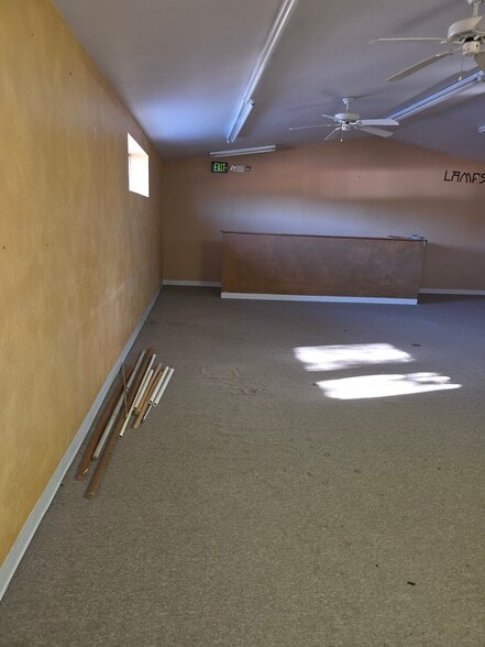 More Photos Of 4237 W White Mountain Blvd, Lakeside General Retail For Lease