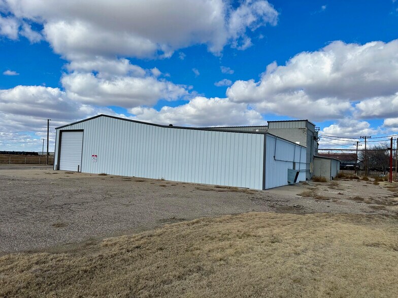 More Photos Of 9420 SE 3rd Ave, Amarillo Showroom For Sale