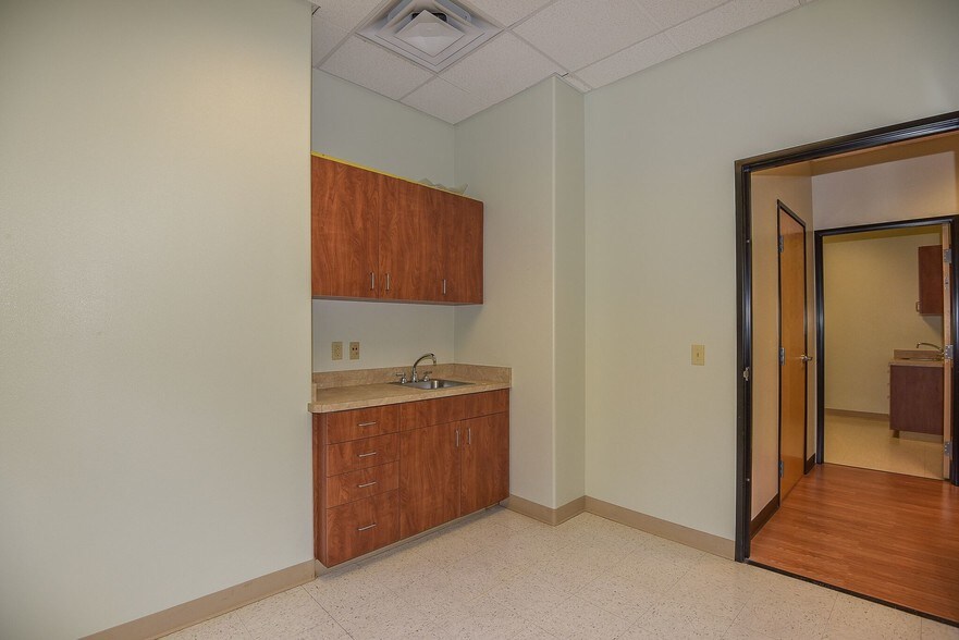 More Photos Of 8410 W Thomas Rd, Phoenix Medical For Sale