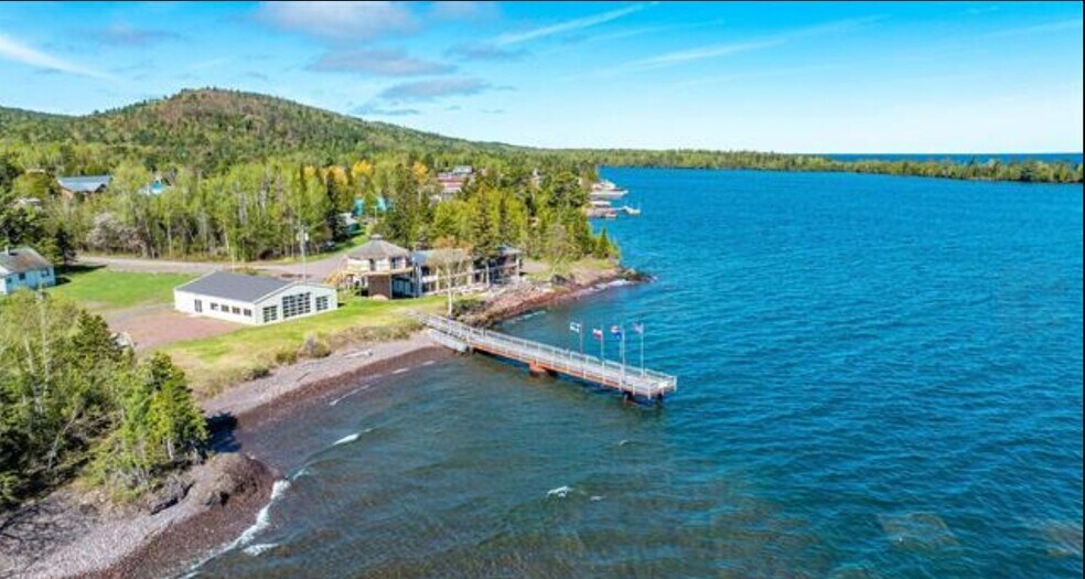 More Photos Of 77 Brockway Ave, Copper Harbor Restaurant For Sale