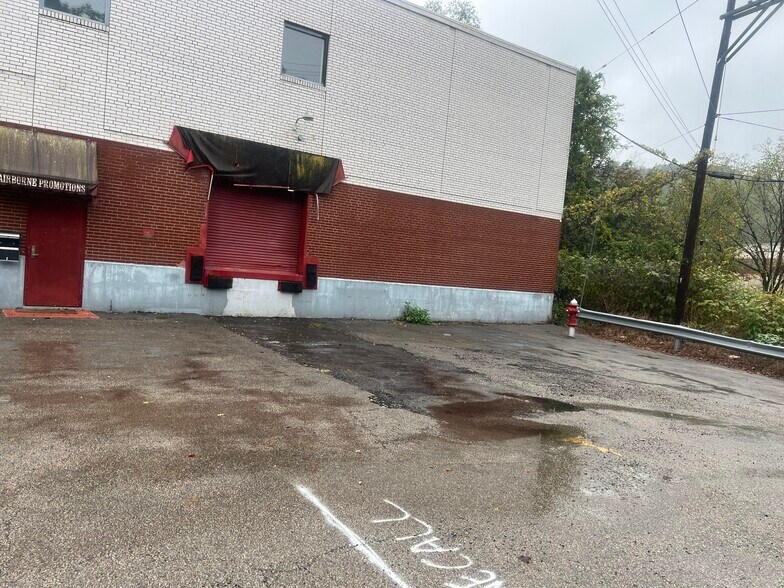 More Photos Of 1020-1060 Saw Mill Run Blvd W, Pittsburgh Warehouse For Lease