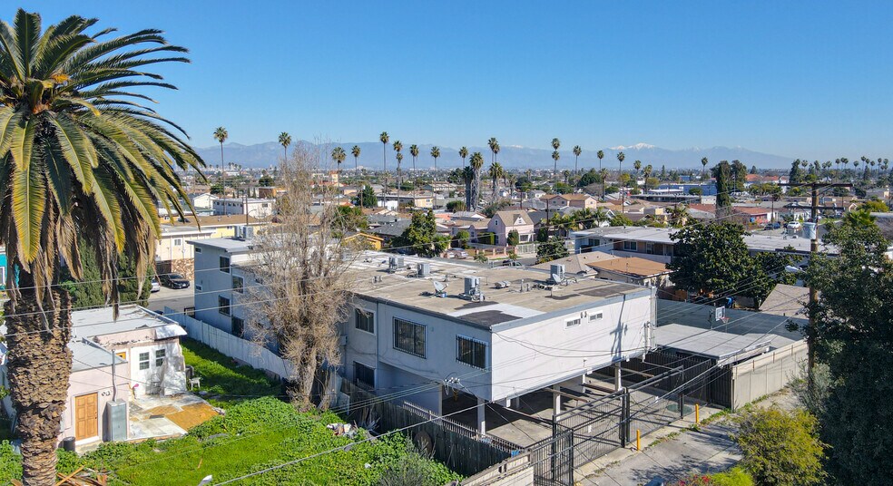 More Photos Of 1320 W 97th St, Los Angeles Apartments For Sale