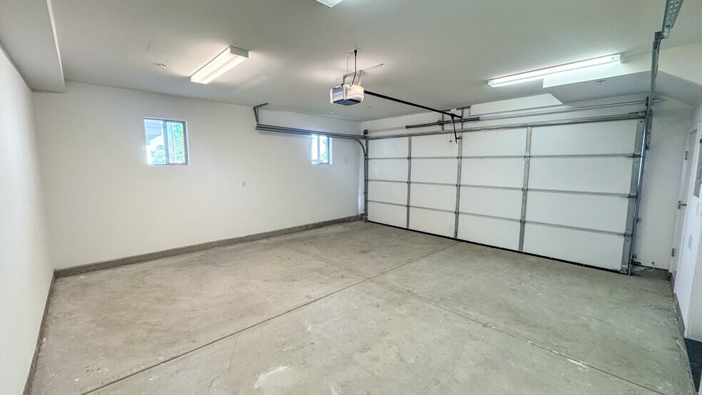 More Photos Of 1420 Pacific Beach Dr, San Diego Apartments For Sale