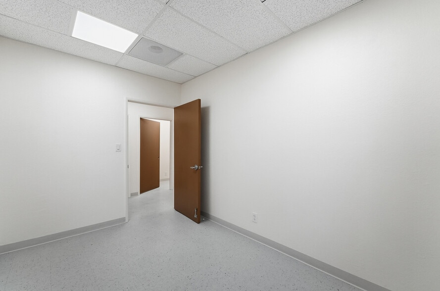 More Photos Of 6006 N El Dorado St, Stockton Office For Sale