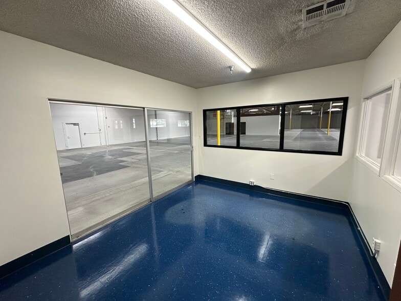 More Photos Of 13821 Marquardt Ave, Santa Fe Springs Manufacturing For Lease