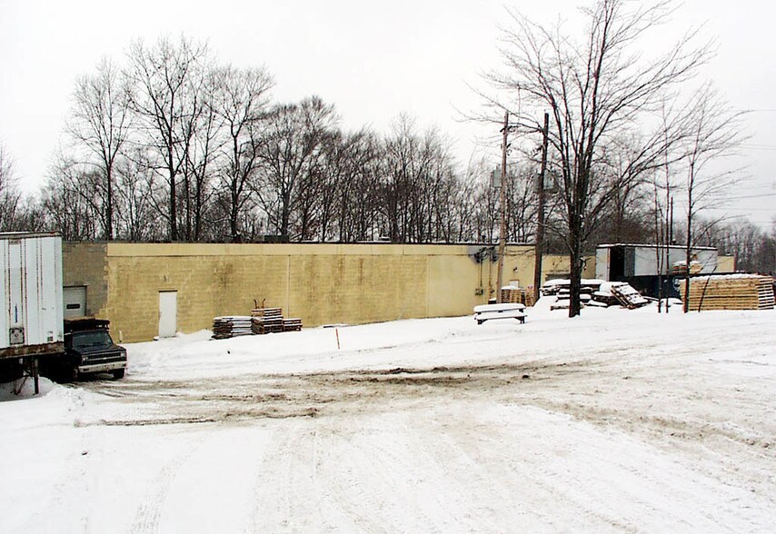 More Photos Of 15650 S Madison Rd, Middlefield Manufacturing For Lease