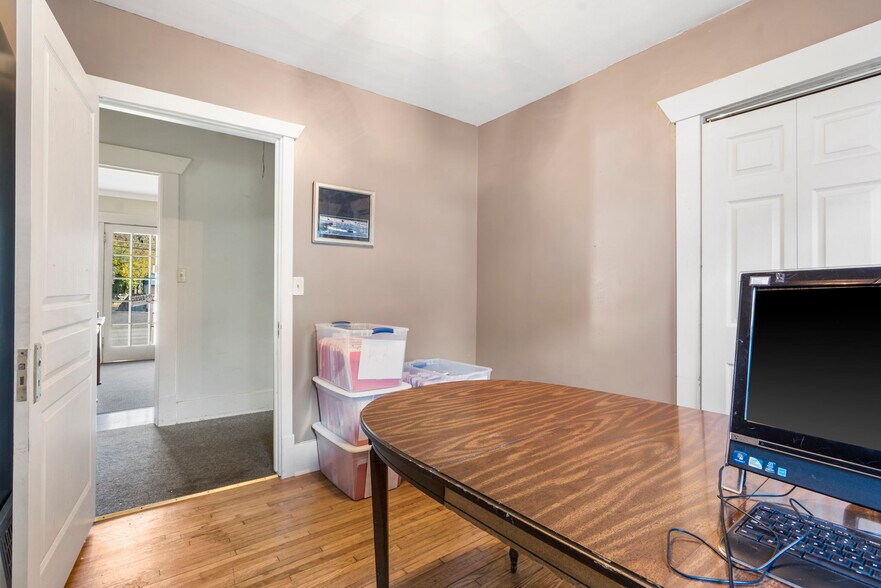 More Photos Of 1658 Saint Louis St, Springfield Office For Lease