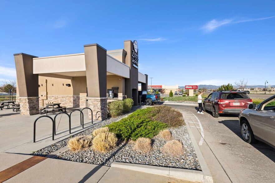 More Photos Of 1011 Mountain Ave, Berthoud Freestanding For Sale