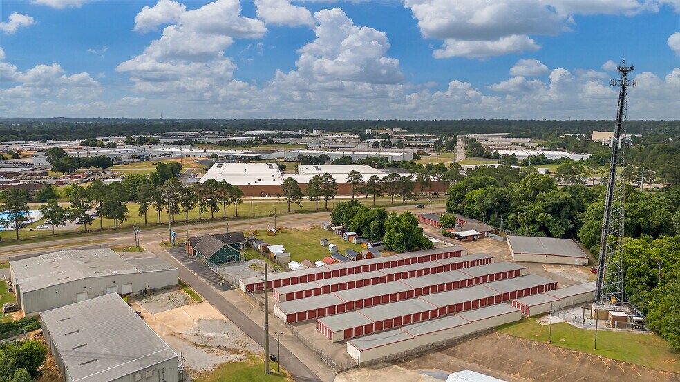 More Photos Of 2331 Congressman W L Dickinson dr, Montgomery Self Storage For Sale