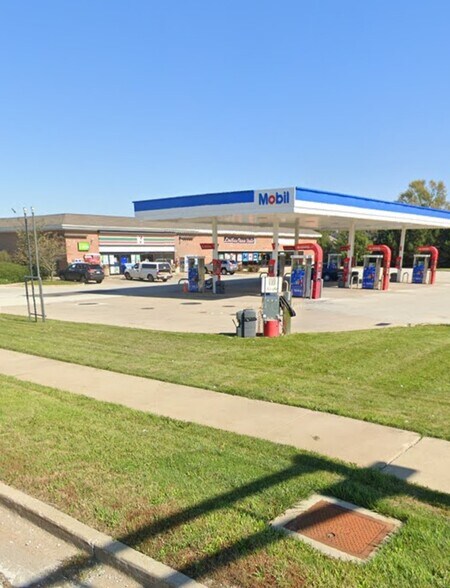 More Photos Of 6350 W 135th St, Palos Heights Service Station For Lease