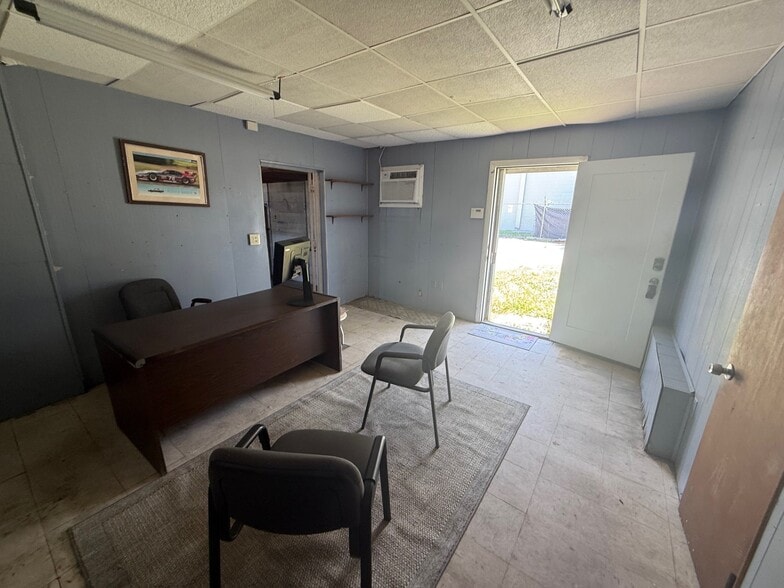 More Photos Of 3960 Silver Star Rd, Orlando Auto Dealership For Sale