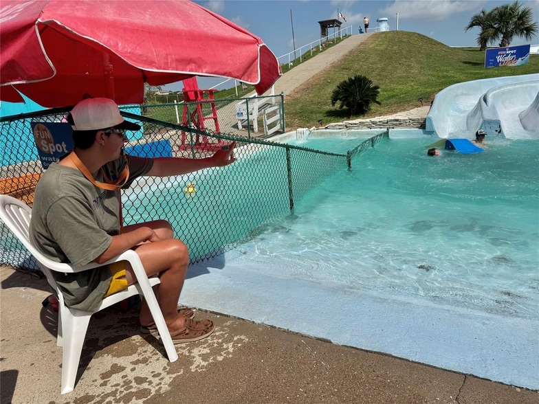 More Photos Of 2061 Highway 87, Port Bolivar Amusement Park For Sale