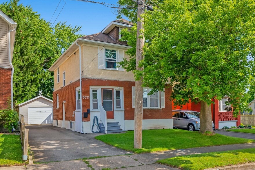 Primary Photo Of 5371 Huron St, Niagara Falls Apartments For Sale