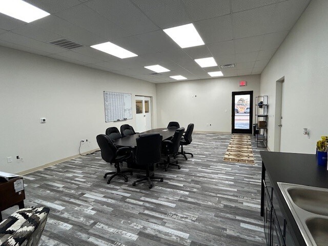 More Photos Of 2307 Stafford Blvd, Pecos Industrial For Lease