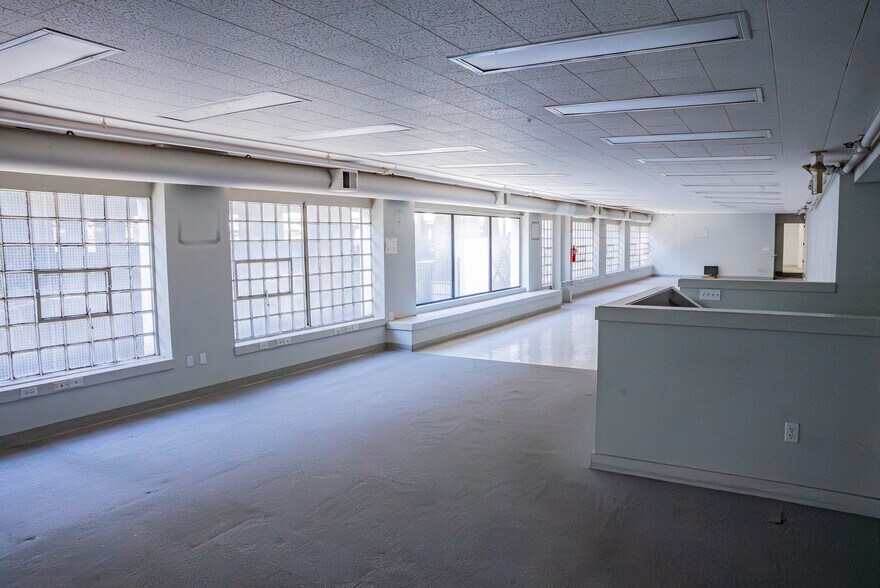 More Photos Of 475 4th St, San Francisco Service For Lease