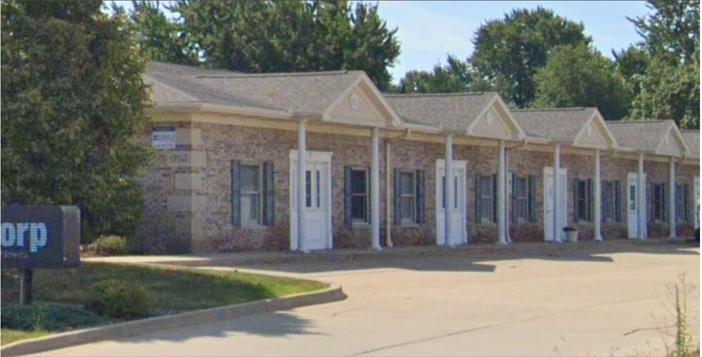 Primary Photo Of 1703 Clearwater Ave, Bloomington Medical For Lease