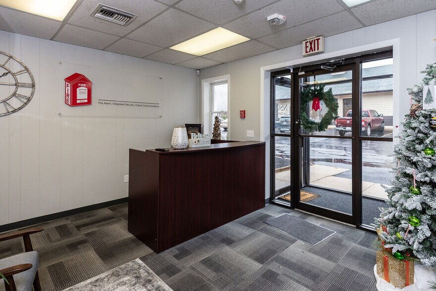 More Photos Of 699 Fall River Ave, Seekonk Medical For Sale