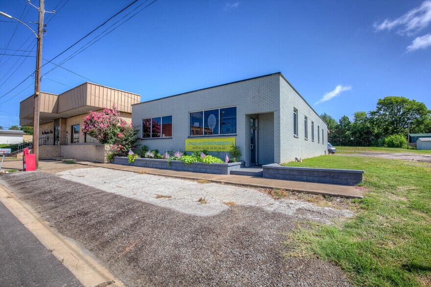 Primary Photo Of 107 E Locust, Winnsboro Office For Sale