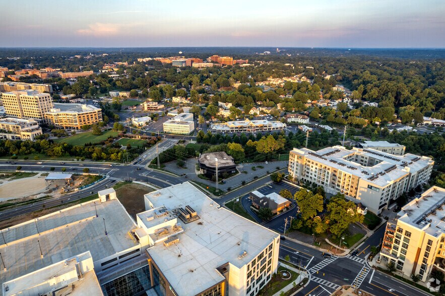 More Photos Of 741 Kenilworth Ave, Charlotte Office For Lease