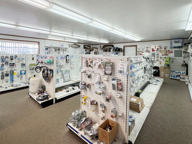 More Photos Of 275 S 7th Ave, Sequim Auto Repair For Sale