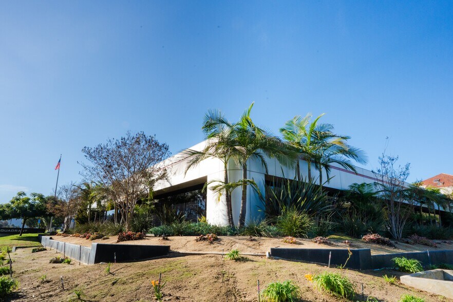 More Photos Of 5186 Carroll Canyon Rd, San Diego Office For Sale