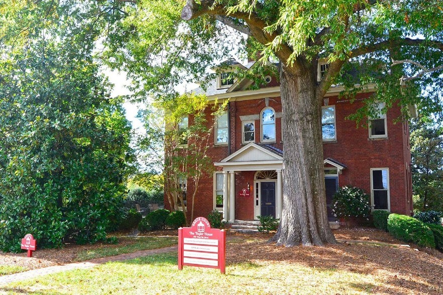 More Photos Of 1110 Brookstown Ave, Winston-Salem Office For Lease