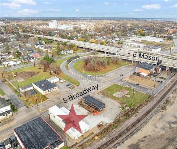 More Photos Of 821 S Broadway, Green Bay Restaurant For Sale