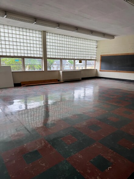 More Photos Of 89 E Genesee St, Auburn Flex For Sale