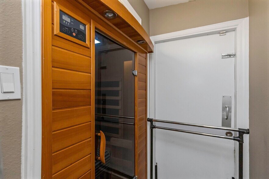 More Photos Of 5417 Grand Blvd, New Port Richey Freestanding For Sale