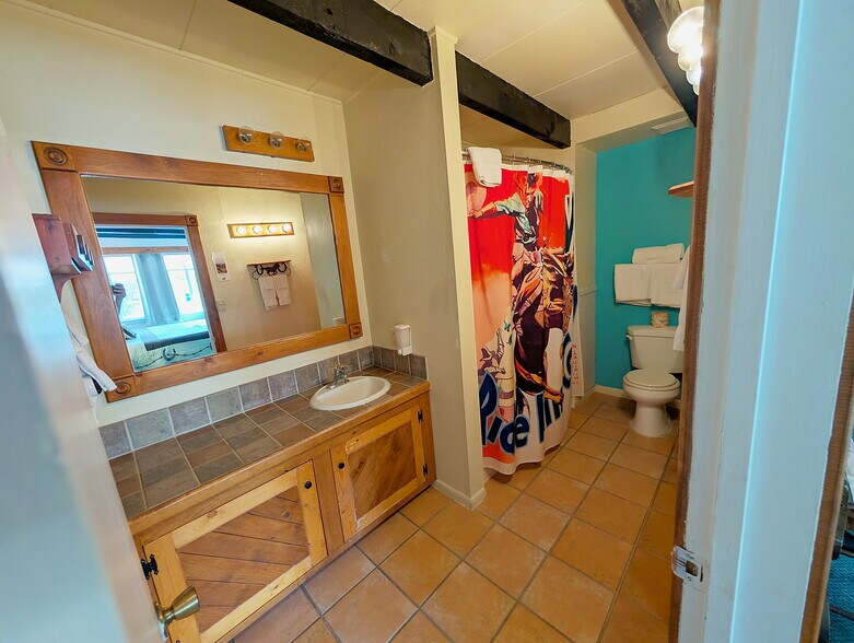 More Photos Of 166 S 400 E, Moab Hotel For Sale