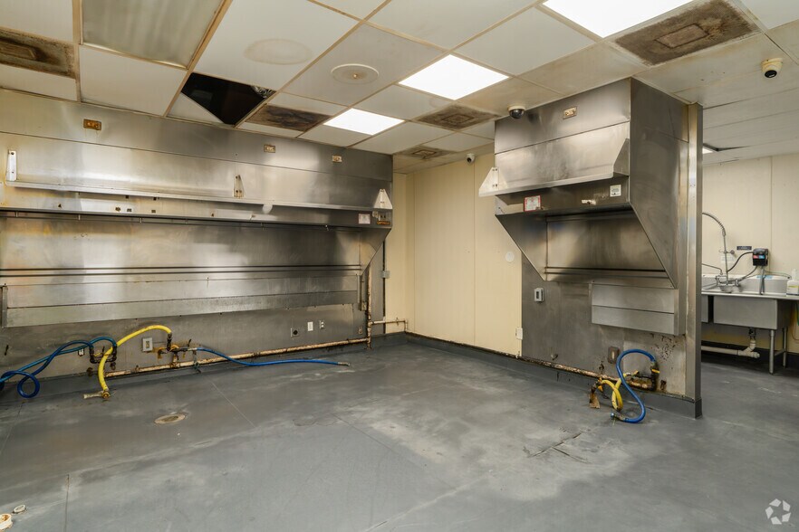 More Photos Of 1930 Sardis Rd N, Charlotte Fast Food For Sale