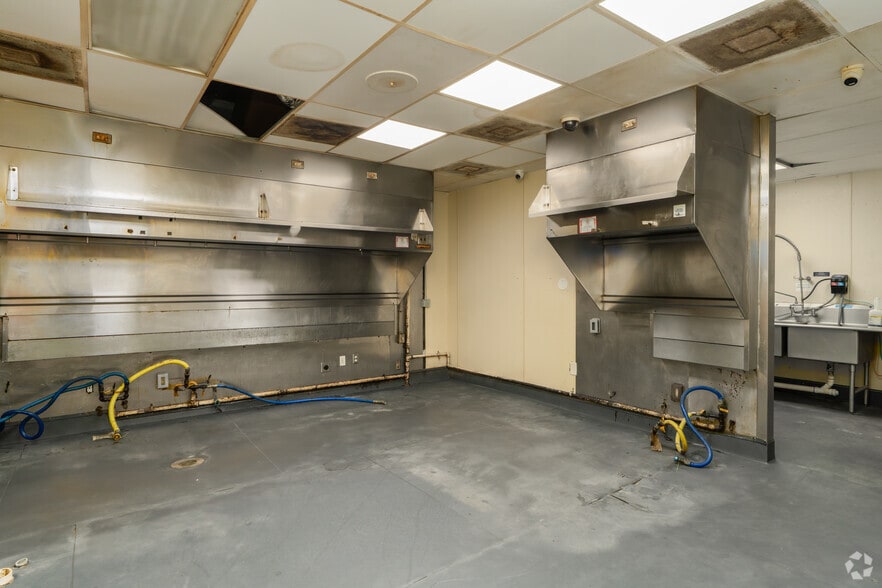 More Photos Of 1930 Sardis Rd N, Charlotte Fast Food For Sale