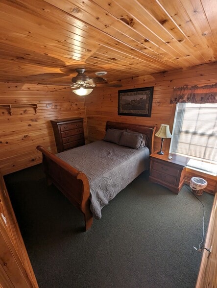 More Photos Of 32600 N State Route 44, Slate Run Hotel For Sale