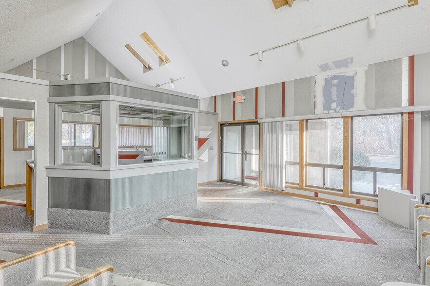 More Photos Of 8 Medical Park Dr, Pomona Medical For Sale
