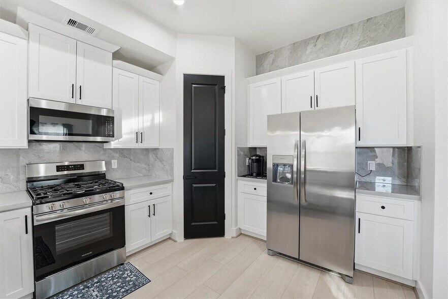 More Photos Of 7908 Brandon St, Houston Multifamily For Sale