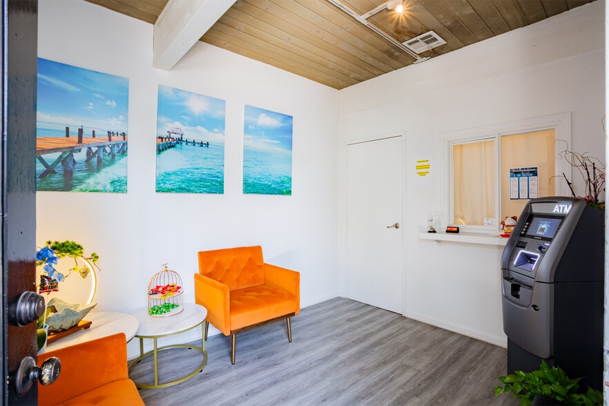 More Photos Of 370 W Sierra Madre Blvd, Sierra Madre Storefront For Lease