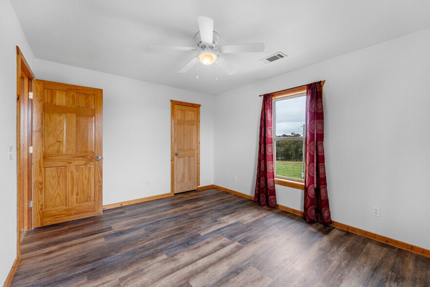 More Photos Of 1204 County Road 215, Berryville Specialty For Sale