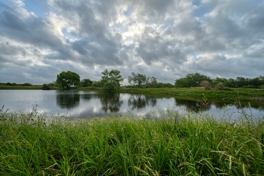 More Photos Of 2538 County Road 223, Floresville Land For Sale