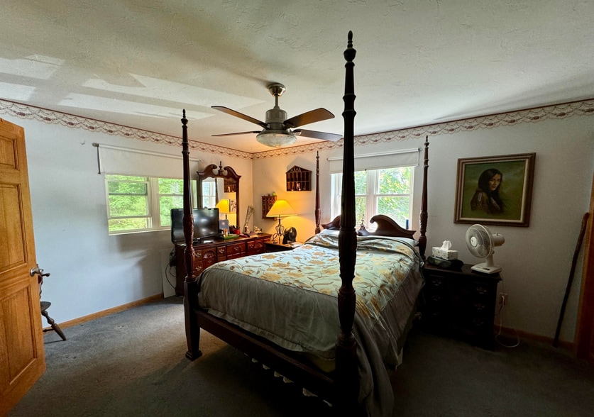 More Photos Of 382 Water St, Guilford Hotel For Sale