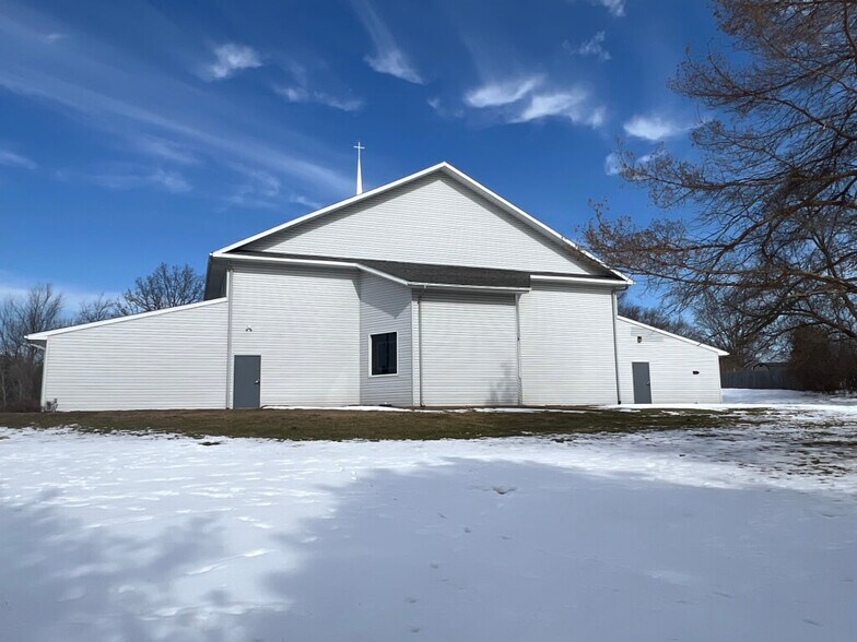 More Photos Of 212 S Sherman St, Leslie Religious Facility For Sale