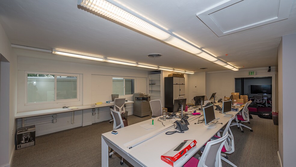 More Photos Of 1426 Burlingame Ave, Burlingame Storefront Retail Residential For Lease