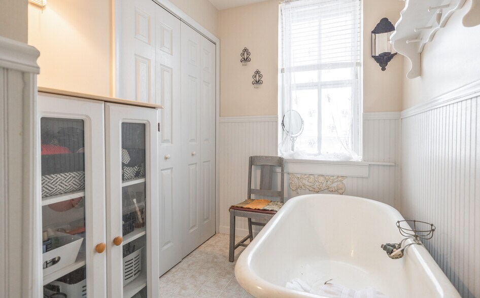 More Photos Of 305 S Alvarado Ave, Belle General Retail For Sale